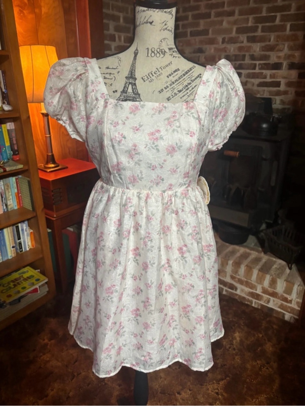 FREESIA women’s pink and white floral bow tie back mini dress size medium NWT